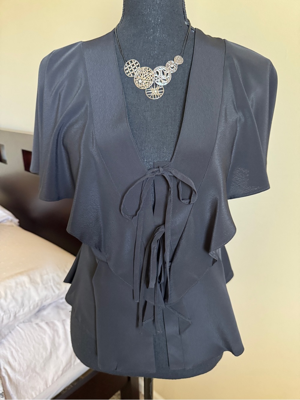 TopShop Black Tie-Front Women's Top - Picture 2 of 8
